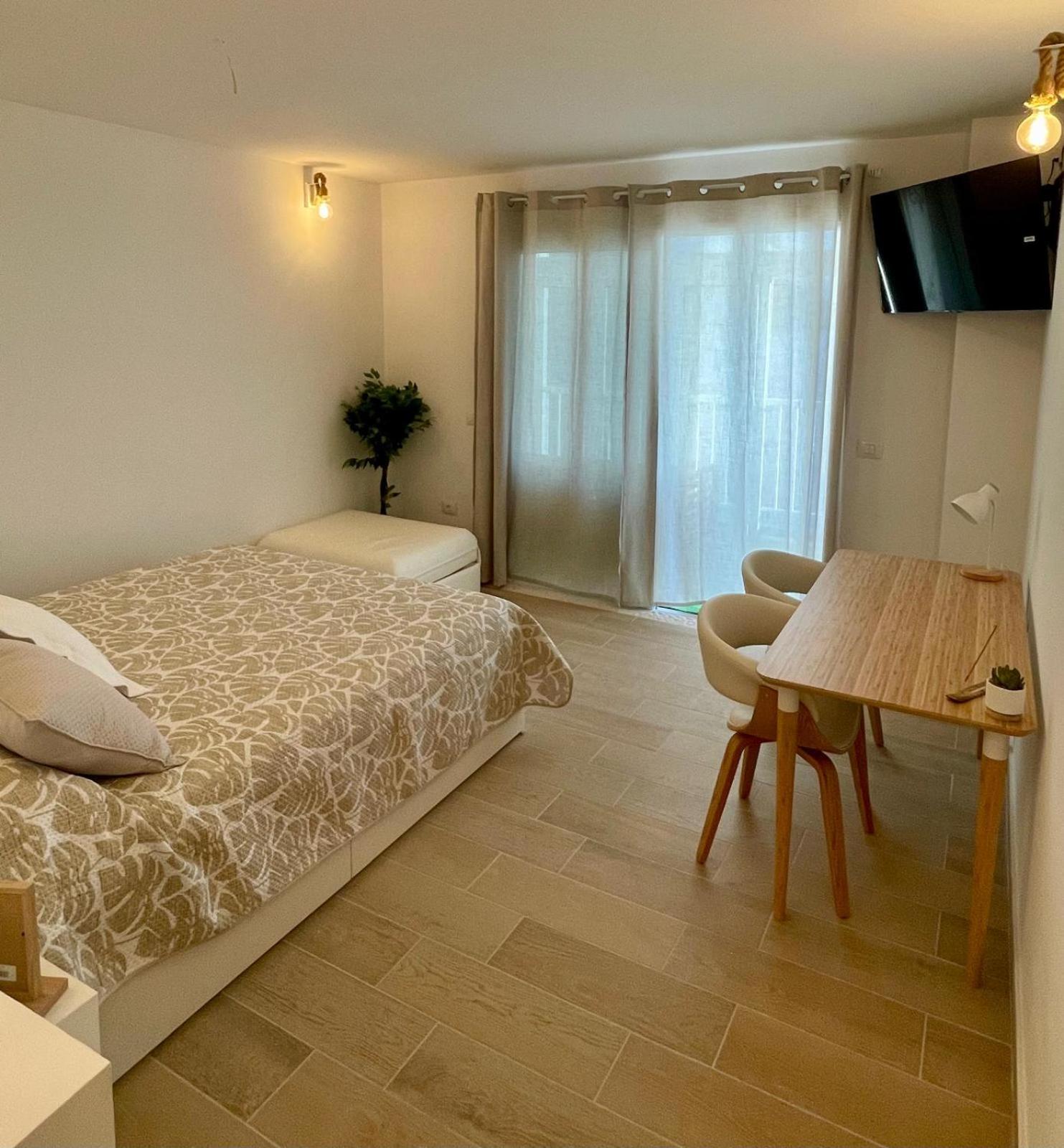 Apartment Inside The Wave B *