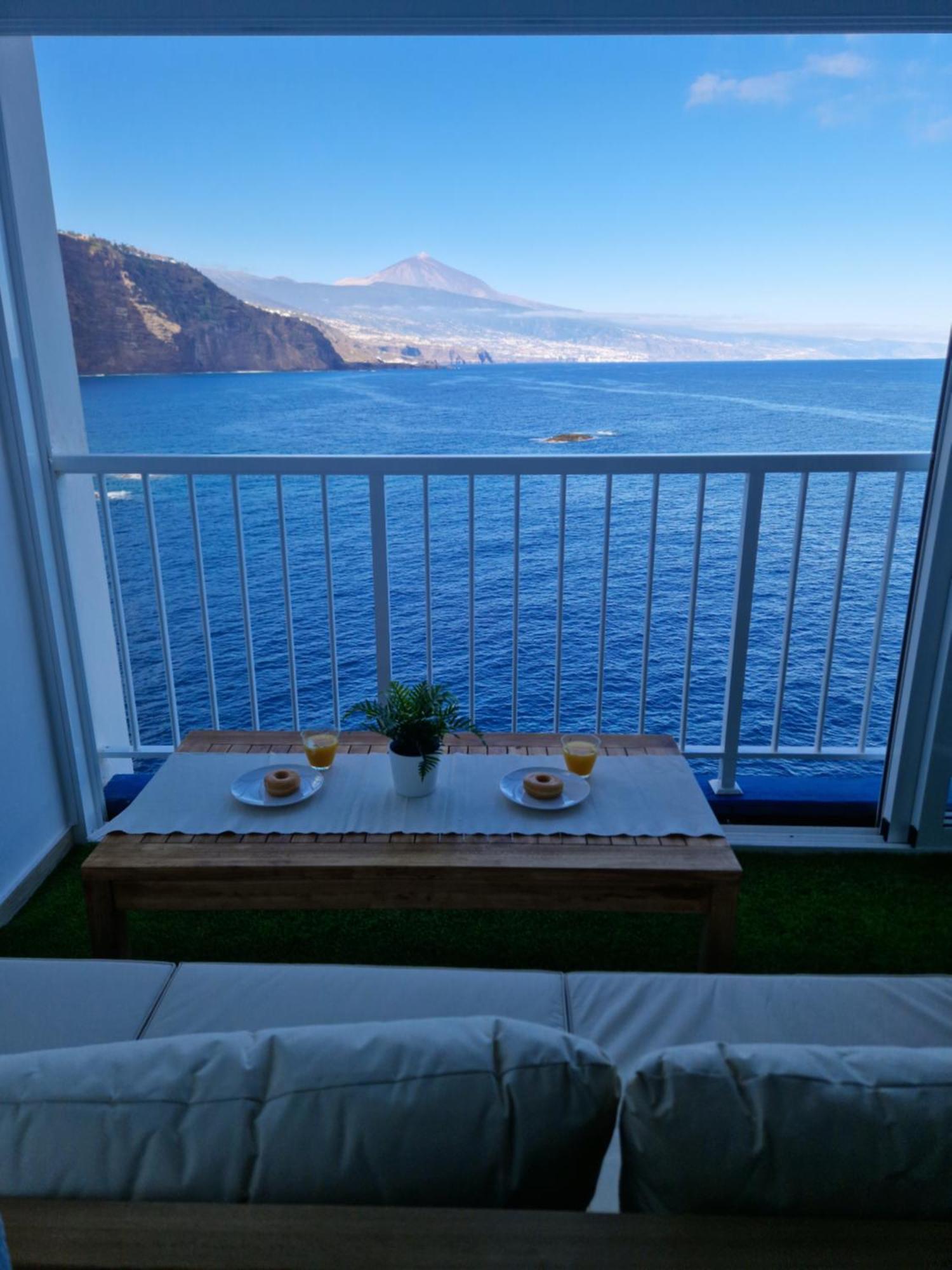 Inside The Wave B Apartment *